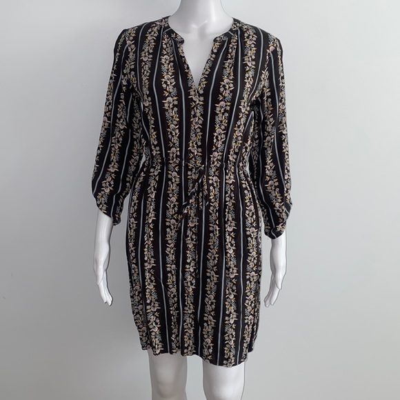 LOFT Dresses & Skirts - SOLD!!! Loft Quarter Sleeves V-Neck Casual Work Dress